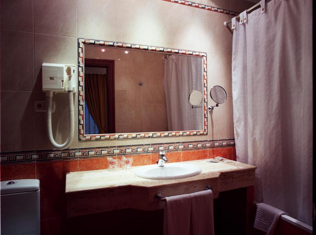 California Hotel Malaga Bilik gambar