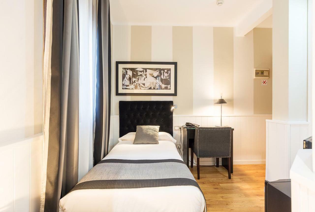 California Hotel Malaga Luaran gambar