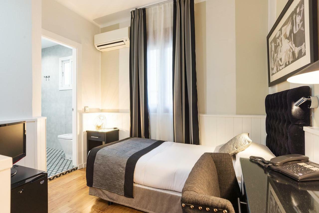 California Hotel Malaga Luaran gambar